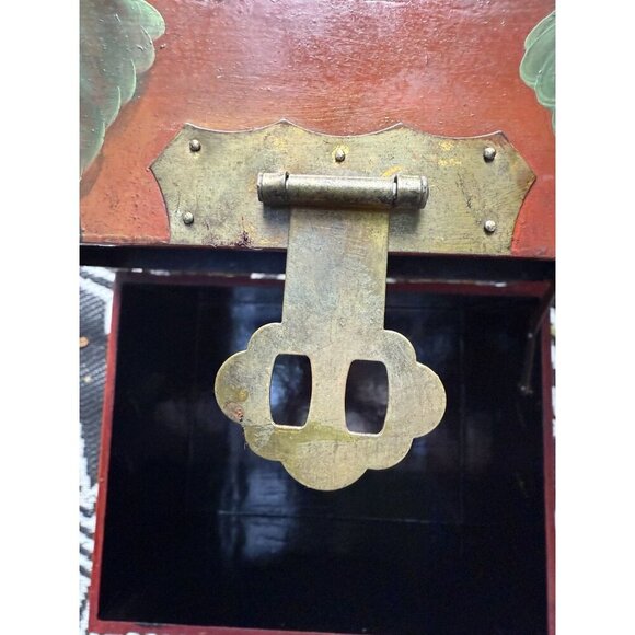 Large Trunk Chest Box Wood Hand painted Floral W/Gold Studs 14.5x11.5x15 in - Picture 4 of 8